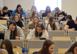 Uczniowie sekcji dwujęzycznej francuskiej z wizytą na Wydziale Filologicznym Uniwersytetu Łódzkiego