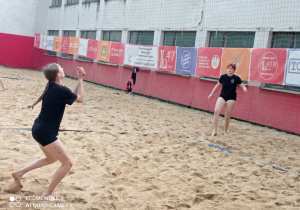 Mistrzostwach Łodzi w siatkówce plażowej dziewcząt - zawodniczki XI LO