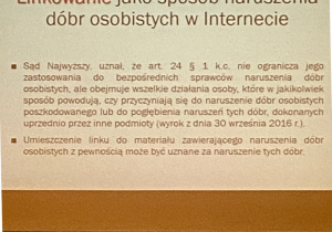 Uczniowie klasy 3D słuchają wykładu na Wydziale Prawa UŁ