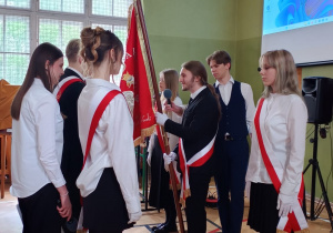 Uroczyste przekazanie pocztu sztandarowego
