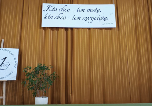 Dekoracja przygotowana z okazji pożegnania klas czwartych