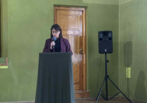 Pani Dyrektor przemawia do uczniów