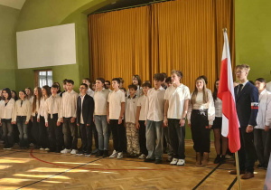 Wspólne śpiewanie hymnu dla Niepodległej