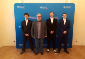 Delegacja XI LO w kancelarii prezesa rady ministrów w Warszawie