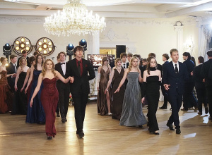 Polonezem rozpoczęli odliczanie do matury