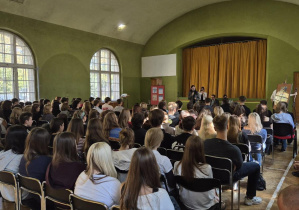 Uczniowie "Jedenastki" podczas spotkani z przedstawicielami miasta na temat wyborów do Młodzieżowej Rady Miejskiej